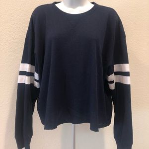 Hollister easy long sleeves sweatshirt.